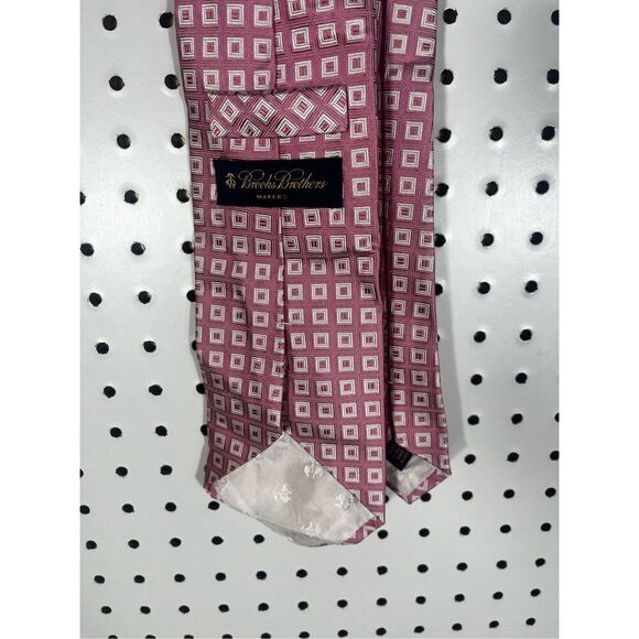 Brooks Brothers tie - Picture 3 of 5